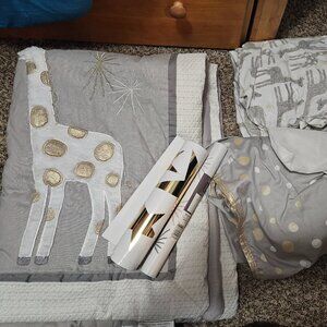 Lamb and Ivy crib set
